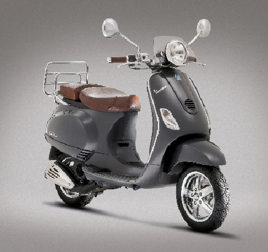 vespa lxv di fronte